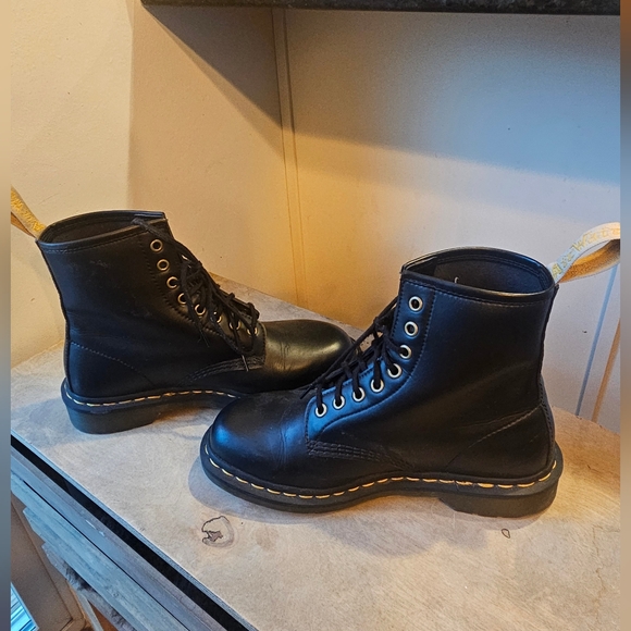 Dr. Martens Vegan 14045 - Picture 6 of 6